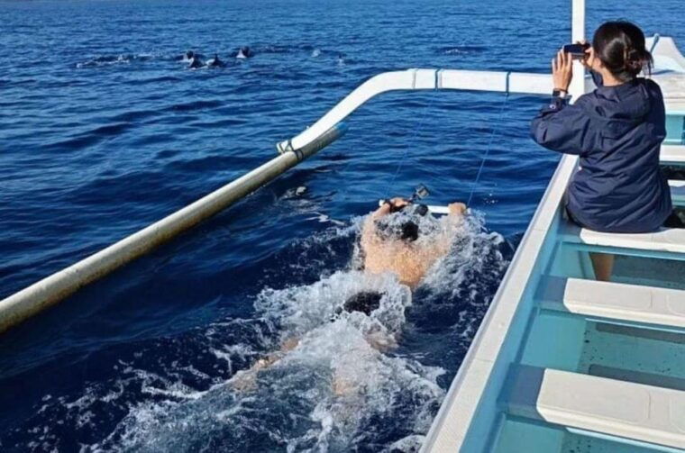 bali-watching-dolphin-swimming-snorkeling-tour