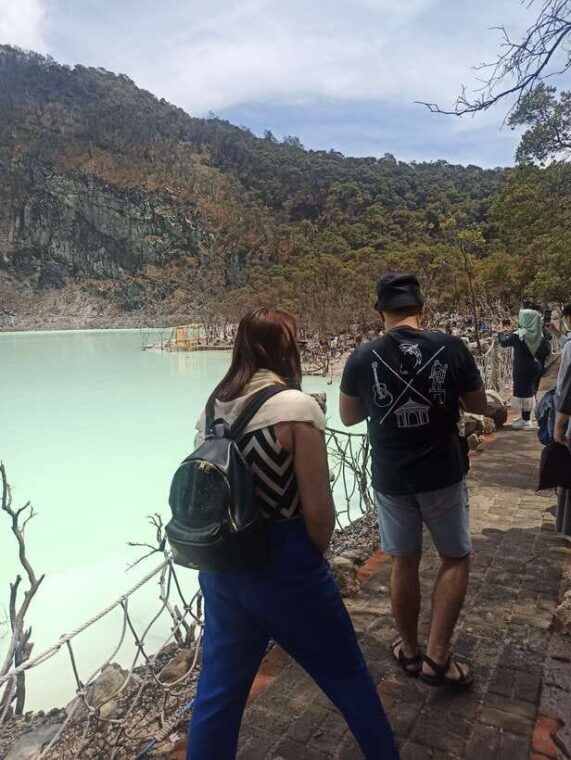 bandung-volcano-hot-spring-mud-bathing-tea-tour