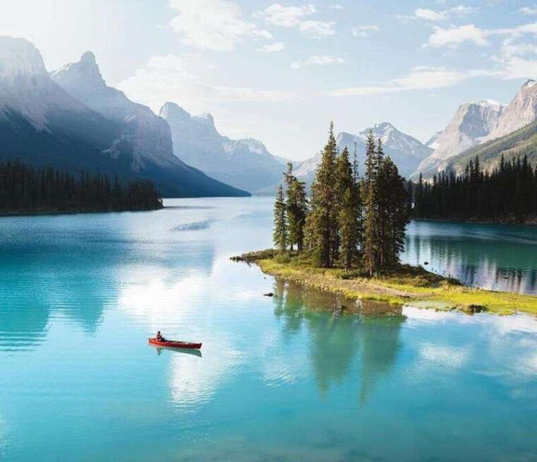 banff-gondola-hot-spring-and-three-lakes-tour