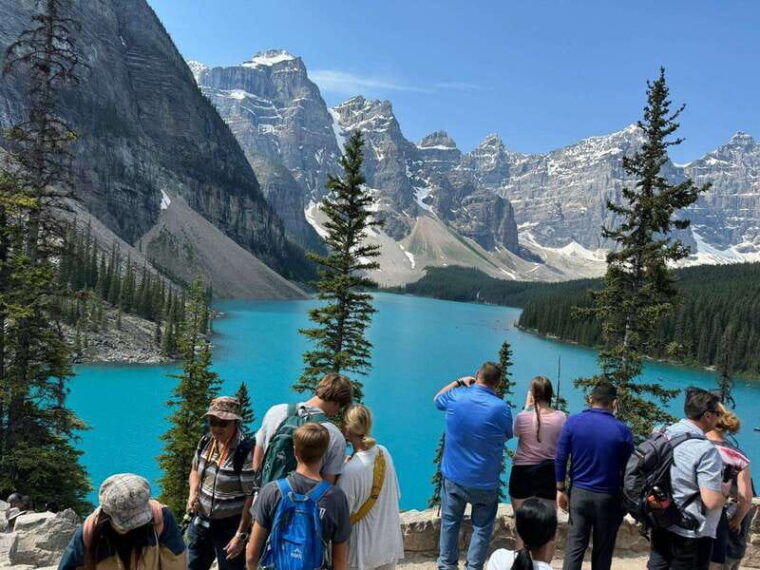 banff-lake-louise-moraine-emerald-johnston-canyon-tour-2