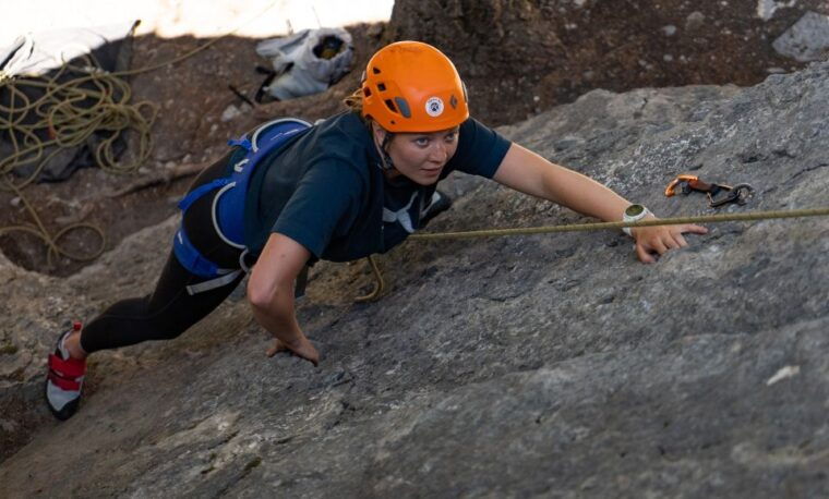 banff-rock-climbing-adventure-beginner