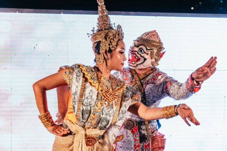 bangkok-alangka-luxury-buffet-dinner-cruise-with-live-music