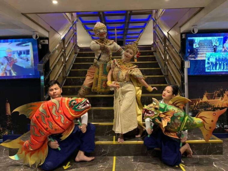 bangkok-alangka-luxury-chao-phraya-dinner-cruise