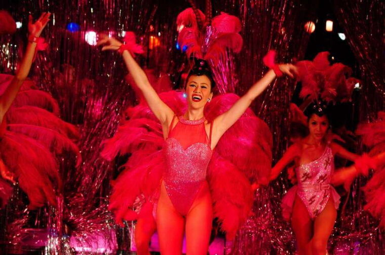 bangkok-calypso-cabaret-show-with-thai-set-dinner