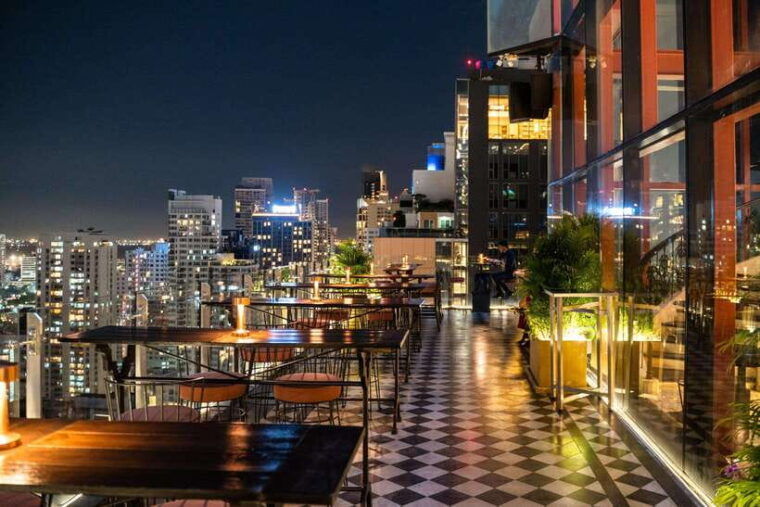 bangkok-mojjo-rooftop-lounge-bar-food-beverage-package