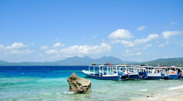 banyuwangi-1-day-tour-snorkeling-explore-menjangan-island