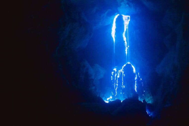 banyuwangi-bali-mt-ijen-sunrise-blue-flame-in-guided-tour