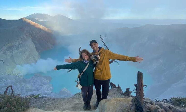 banyuwangi-ijen-crater-bluefire-and-sunrise-guided-trek
