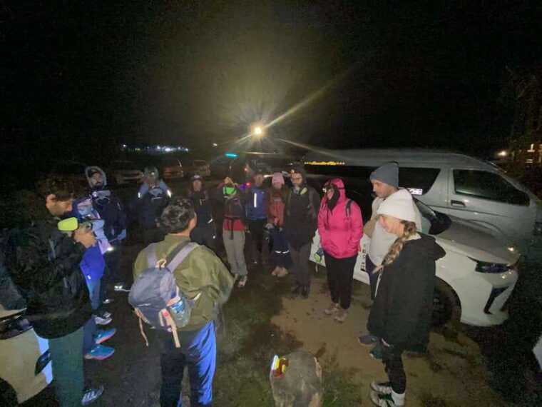 banyuwangi-mt-ijen-hike-blue-fire-panoramic-lake-guided