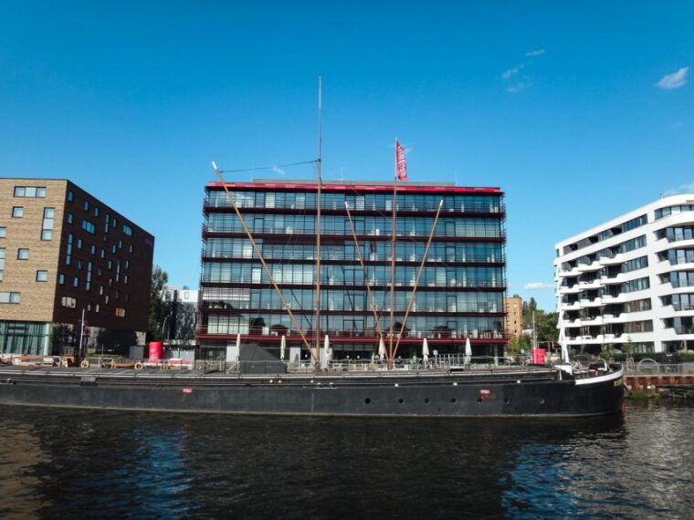 berlin-2-5-hour-east-side-boat-cruise-with-commentary