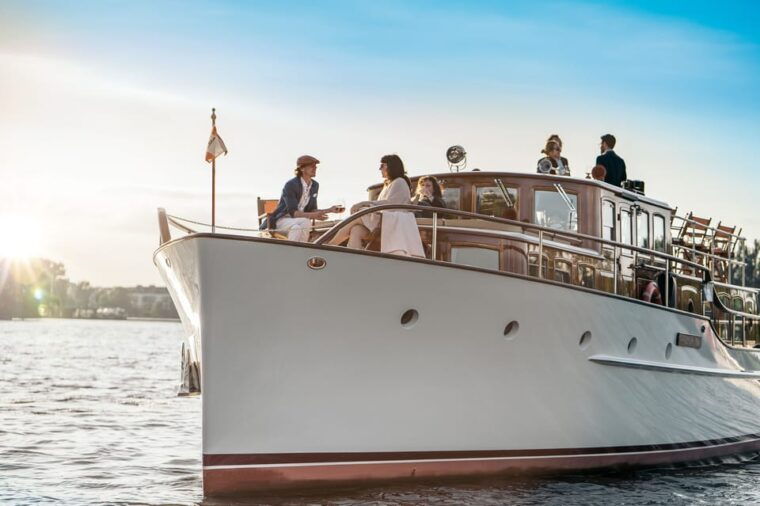 berlin-flagship-boat-sightseeing-on-electric-motor-yacht