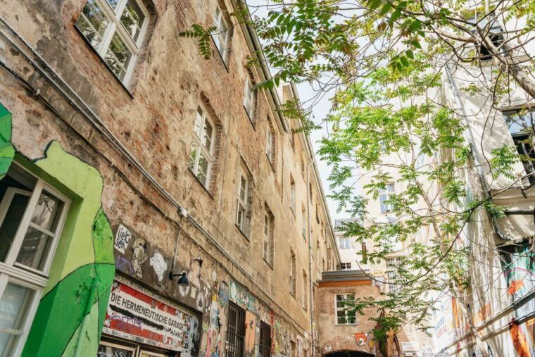 berlin-hidden-backyards-guided-walking-tour