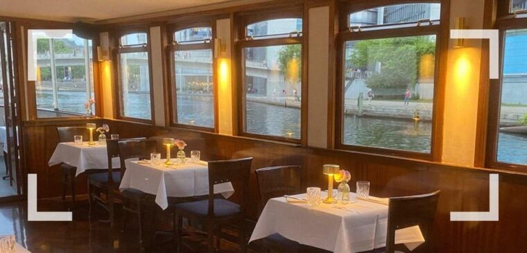 berlin-historic-boat-sightseeing-city-center-tour