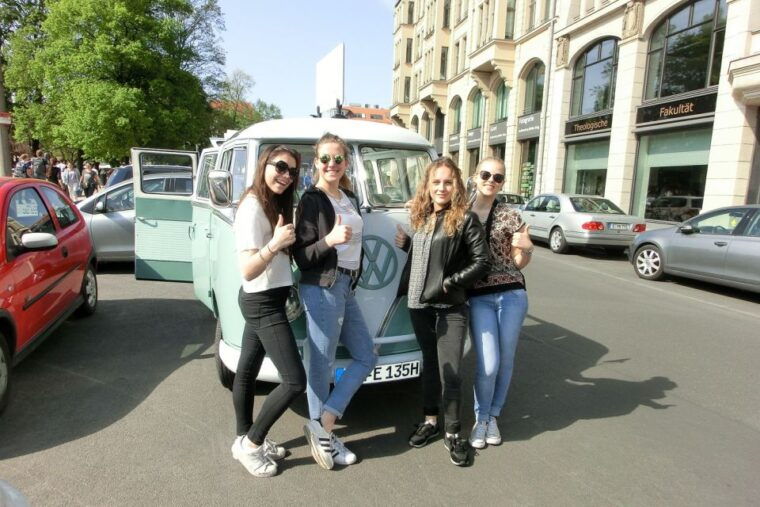berlin-sightseeing-tour-in-classic-volkswagen-t1-samba-bus