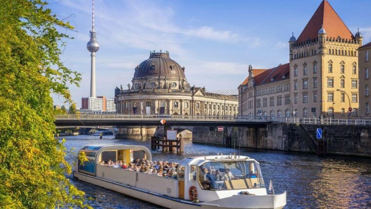 best-of-berlin-private-walking-tour-with-a-local