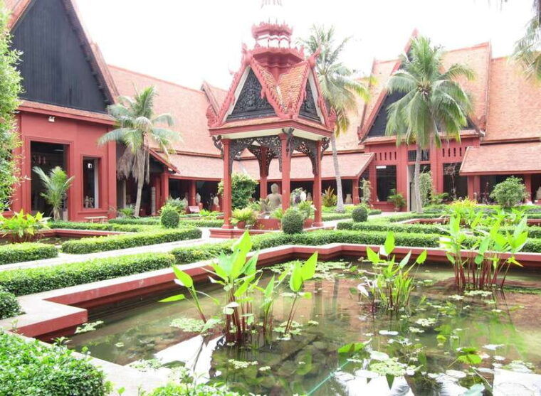 best-of-phnom-penh-half-day-private-city-tour