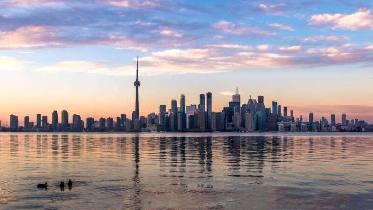 best-of-toronto-private-walking-tour-with-a-local