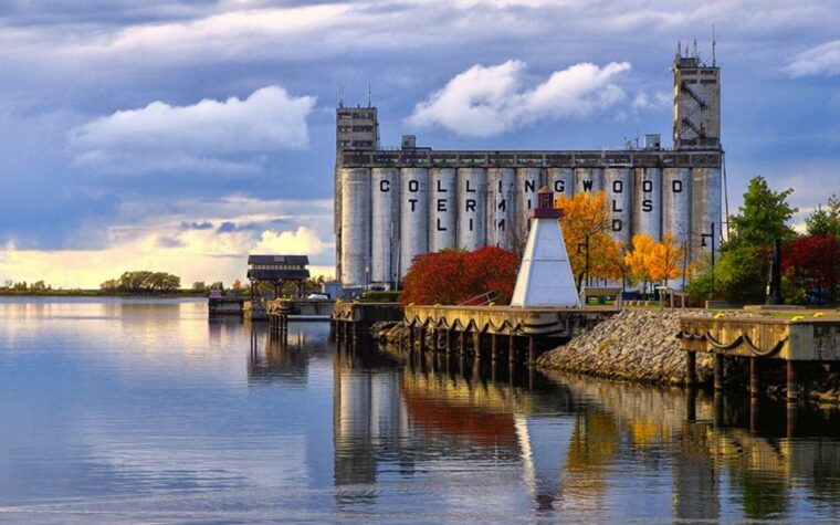 between-collingwood-toronto-smartphone-audio-driving-tour