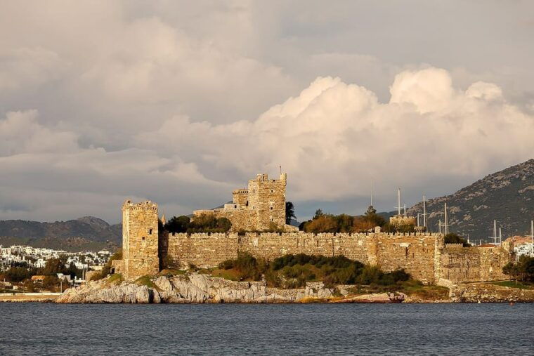 bodrum-city-tour-lunch-guide-entry-fees-included