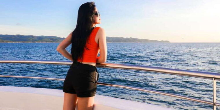 boracay-scenic-sunset-cruise-with-live-music