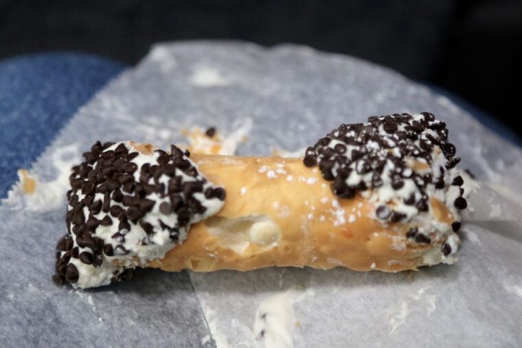 boston-north-end-pizza-walking-tour-with-3-slices-cannoli