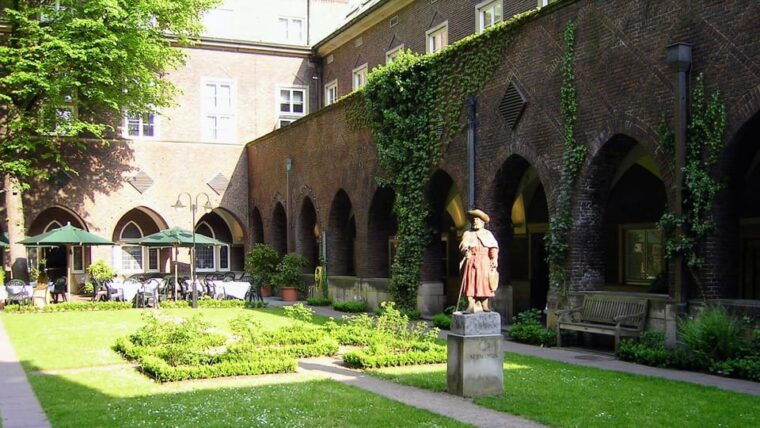 bremen-varied-city-centre-walking-tour