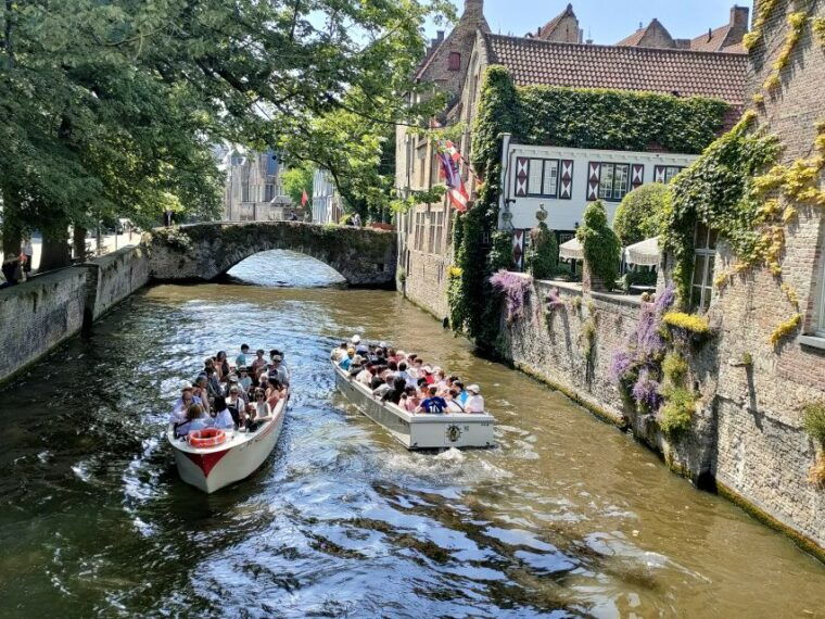 bruges-small-group-boat-cruise-and-guided-walking-tour