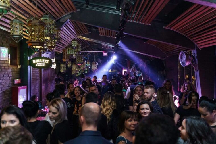 bucharest-vip-dining-limo-ride-clubbing
