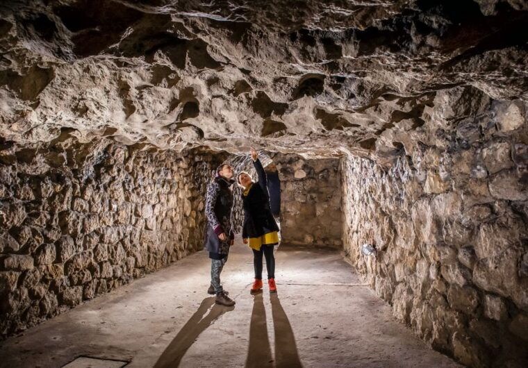 budapest-buda-castle-cave-tour