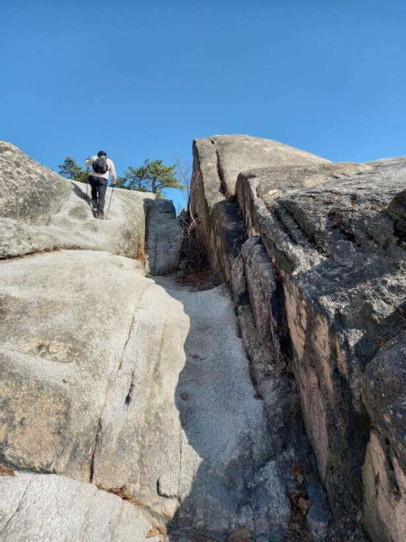 bukhansan-mountain-hiking-tour-6-hours