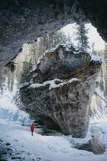 calgary-lake-louise-moraine-emerald-lake-johnston-canyon