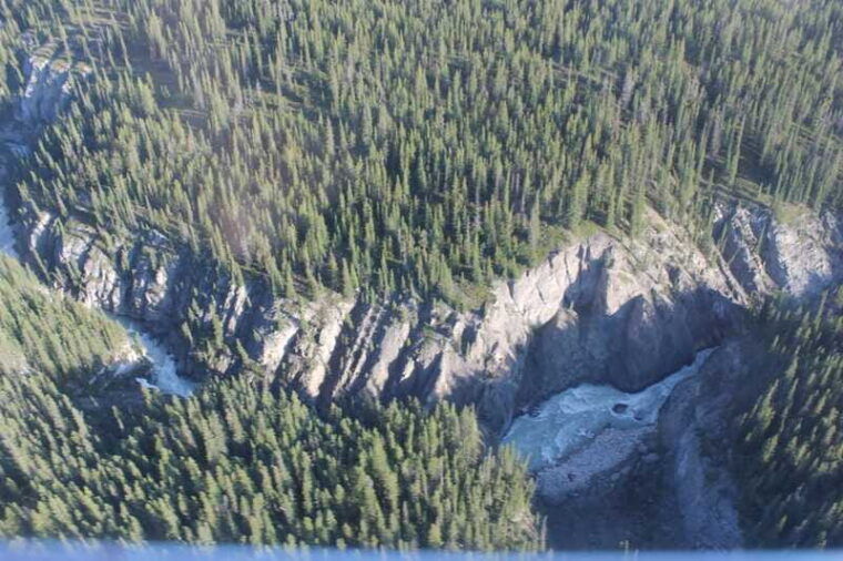 canadian-rockies-combo-helicopter-tour-and-horseback-ride