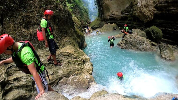 cebu-moalboal-adventure-combo-snorkel-canyoneering-lunch