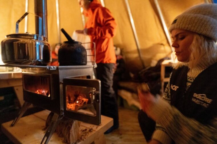 chasing-the-dancing-aurora-in-our-winter-camp-in-harstad