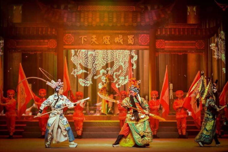 chengdu-classic-sichuan-opera-show-furong-guocui-free-tea