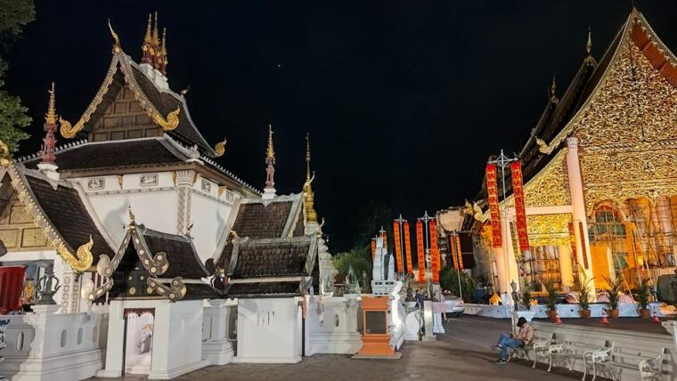 chiang-mai-chiang-mai-old-city-twilight-walking-tour