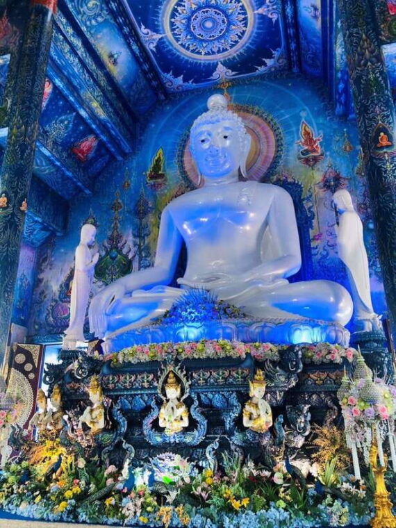 chiang-mai-chiang-rai-white-blue-black-temples-day-tour