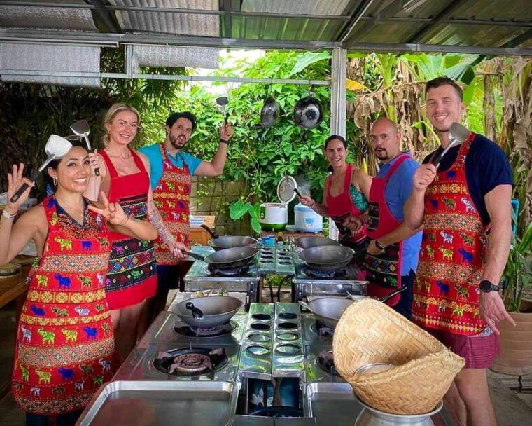 chiang-mai-cooking-class-market-and-thai-herbs-garden-tour