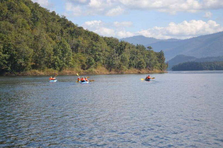 chiang-mai-sticky-waterfall-lake-kayak-and-cycling-tour