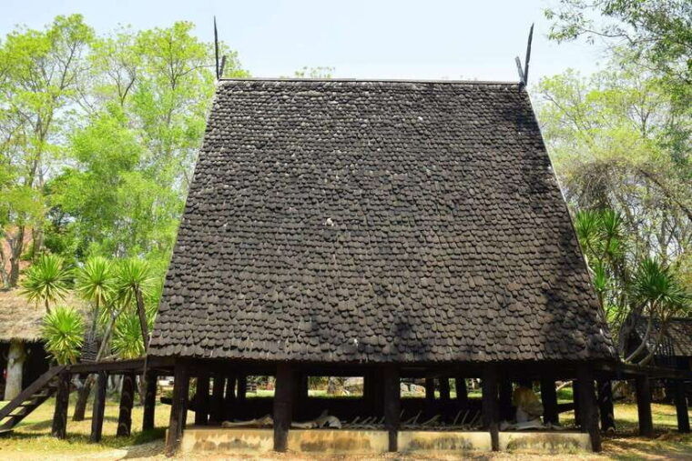 chiang-rai-all-popular-places-boat-trip-to-laos