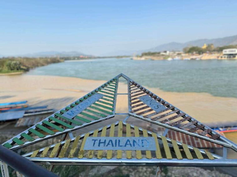 chiang-rai-golden-triangle-maekhong-private-boat-trip