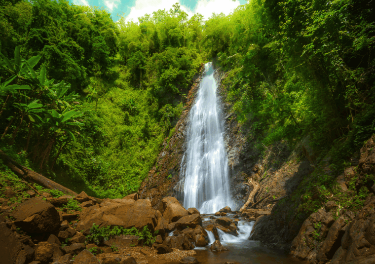chiang-rai-temples-waterfalls-golden-triangle-guided-tour