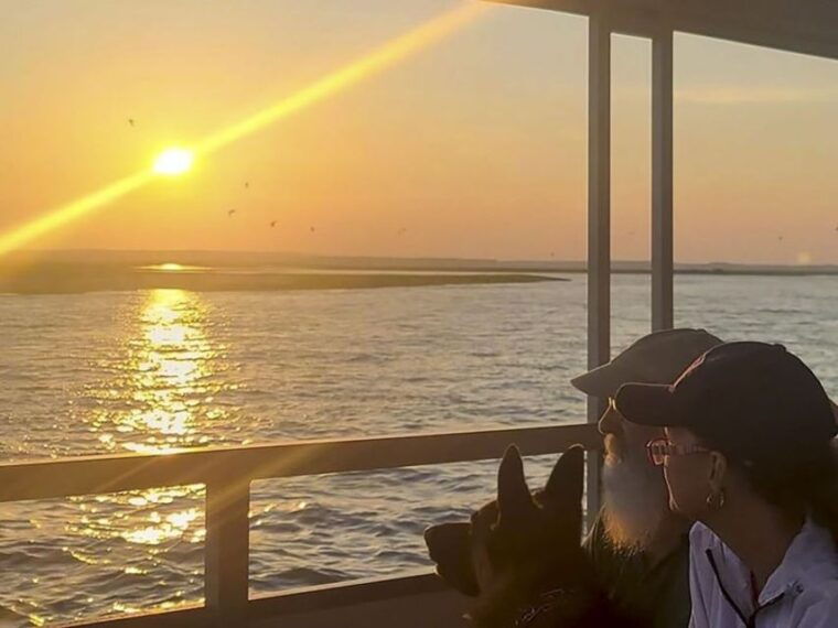chincoteague-assateague-island-sunset-boat-cruise
