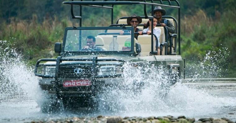 chitwan-day-tour-canoeingjungle-walk-jeep-safari-2