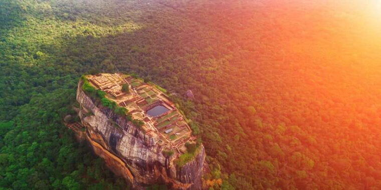 colombo-polonnaruwa-sigiriya-guided-day-tour-with-lunch
