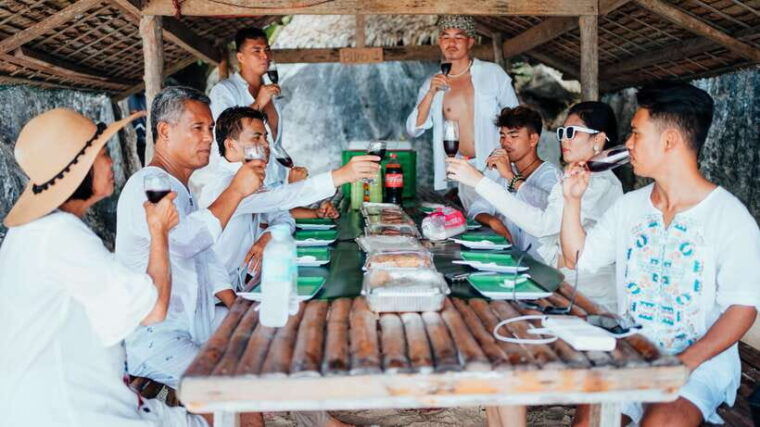 coron-island-beach-escapade-speedboat-tour-in-1-day