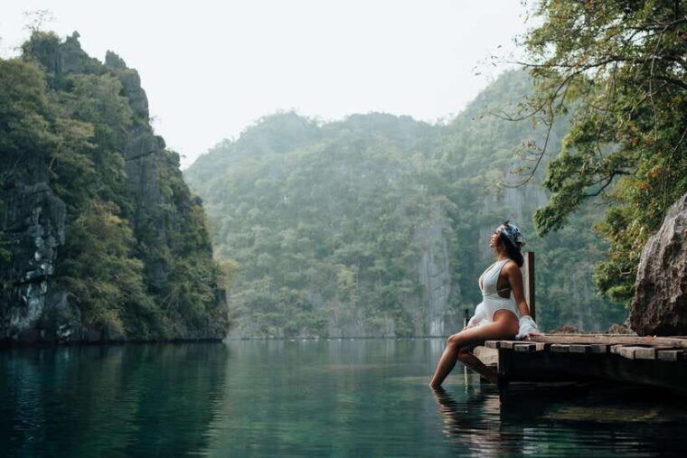 coron-private-island-hopping-tour-on-a-yacht-or-speedboat