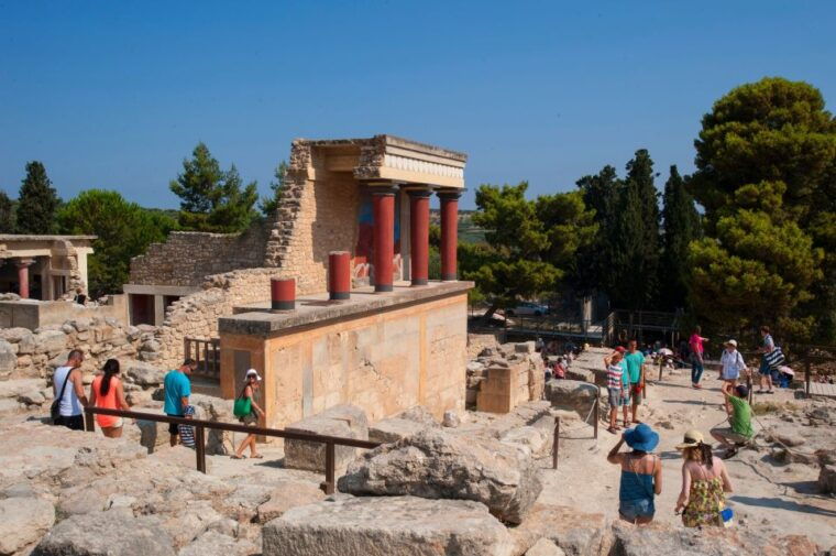 crete-knossos-palace-heraklion-city-market-guided-tour
