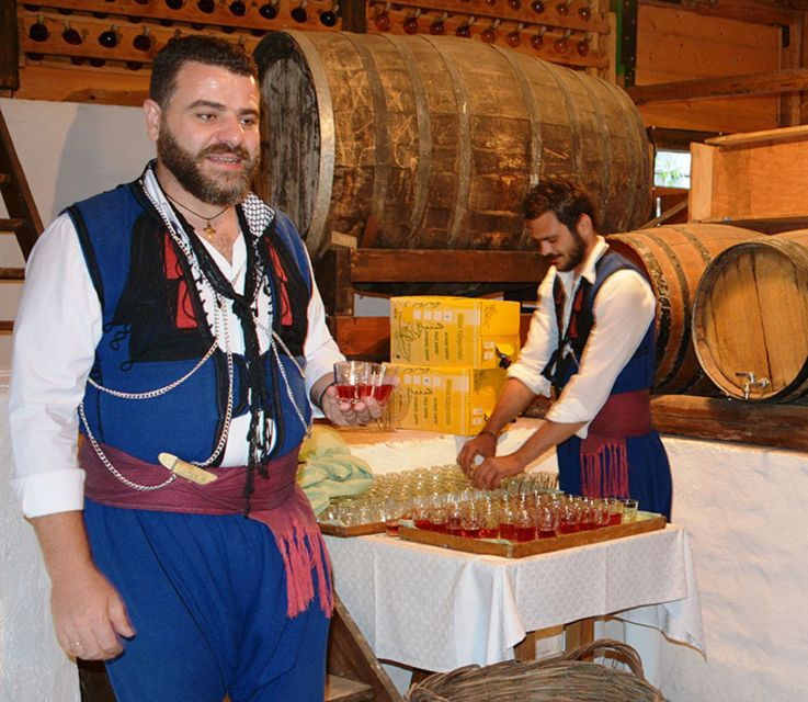 crete-traditional-dance-show-and-buffet-dinner-with-wine-2
