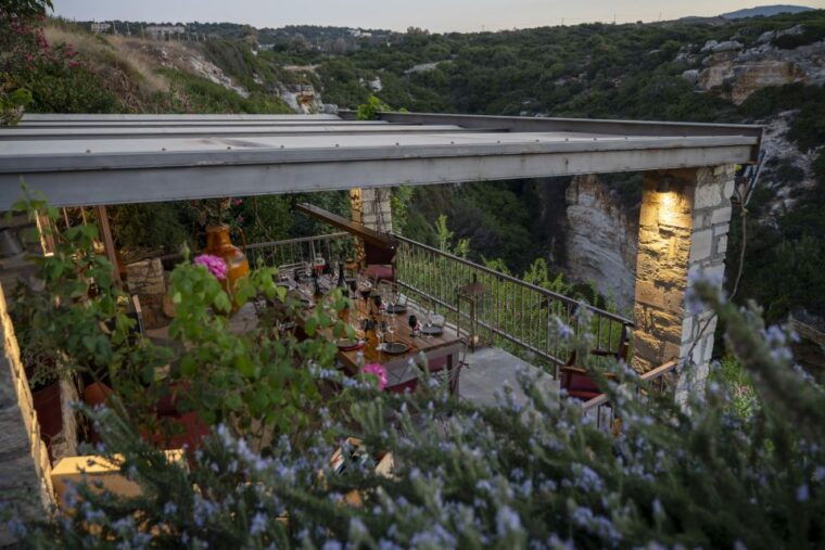 crete-unique-wine-food-experience-inside-a-cretan-gorge